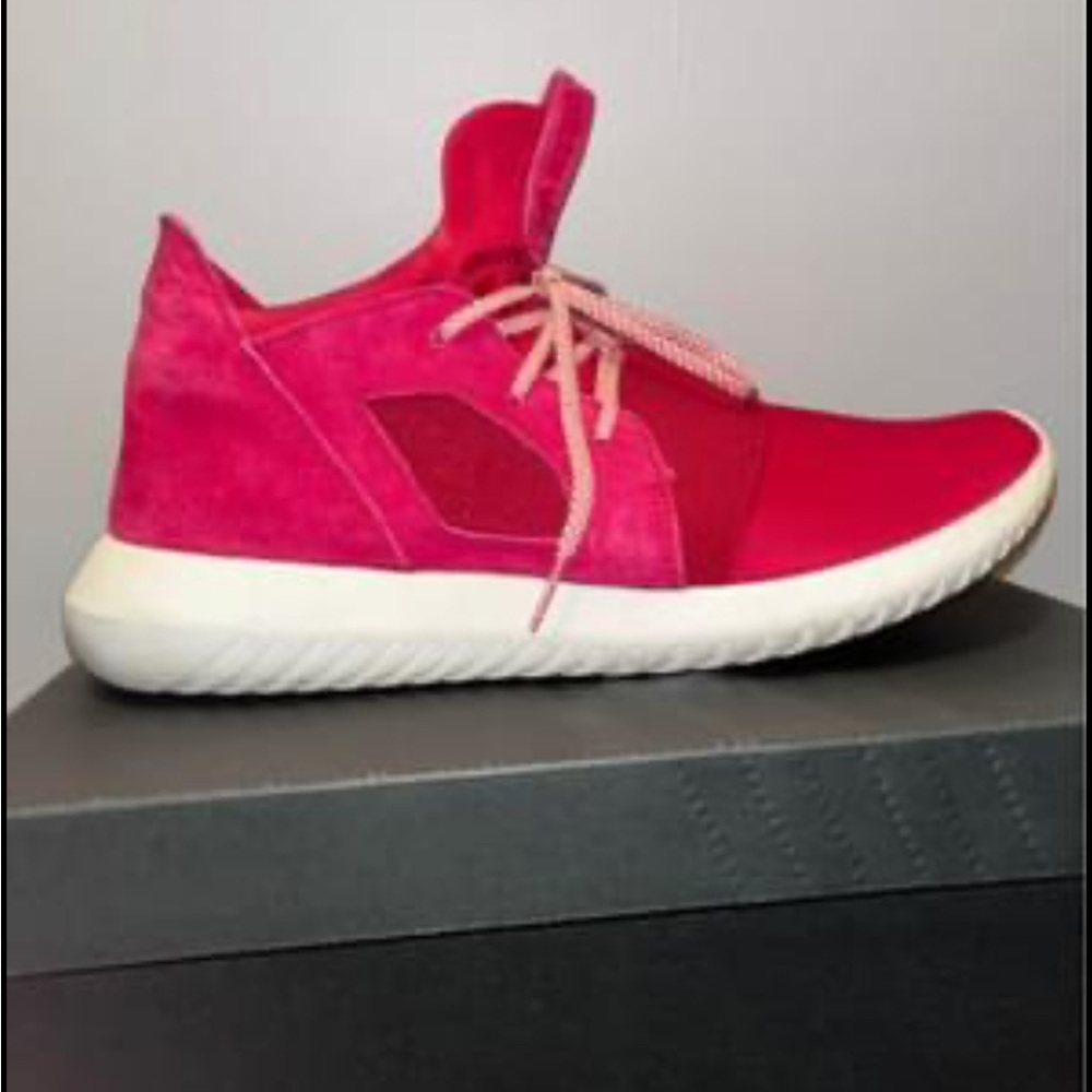 Adidas Sneakers